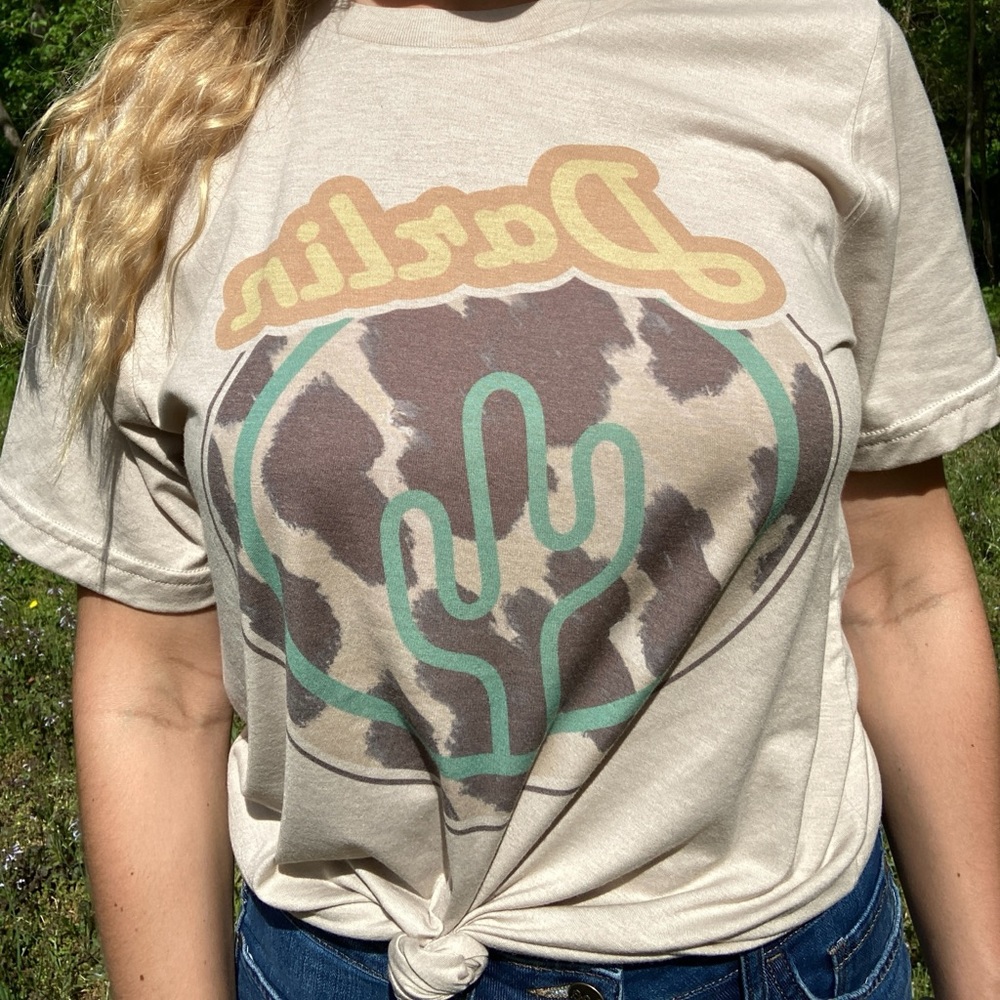 Darlin Graphic Tee! I ACCEPT OFFERS! - Picture 5 of 8